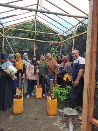 Menuju Lomba Tanam Jagung Pulut dan Labu Madu