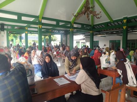 Penyaluran Bantuan Pangan Beras Bulog Berjalan Lancar