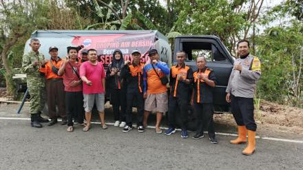 Droping Air Bersih oleh FPRB Kalurahan Segoroyoso